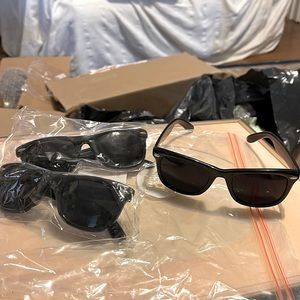 NWOT BLACK FRAME WITH SILVER TINY STRETCHED OVAL UV 400 Solid Driving Style